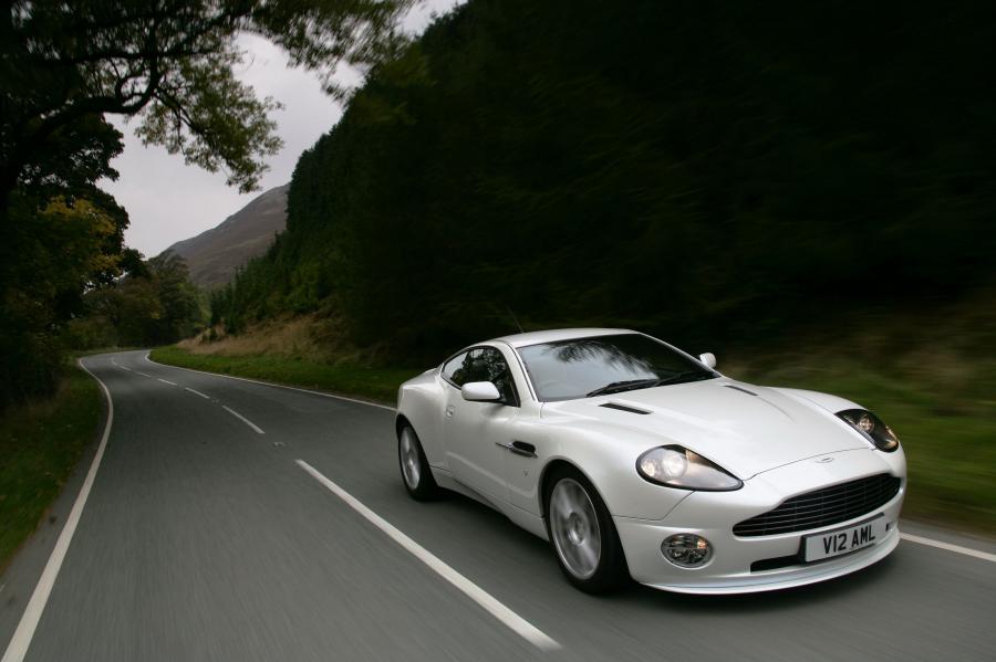  Aston Martin V12 Vanquish S 2004 года  (UK) (фото 4 из 37)